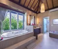 Villa The Luxe Bali, Selva con baño